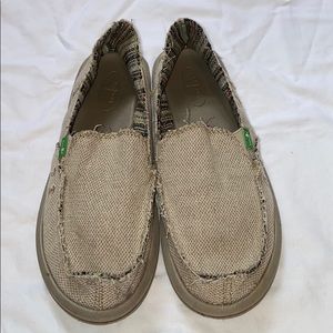 Tan Sanuk Slip On’s